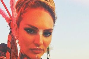 Свейнпол поделилась ню-снимком