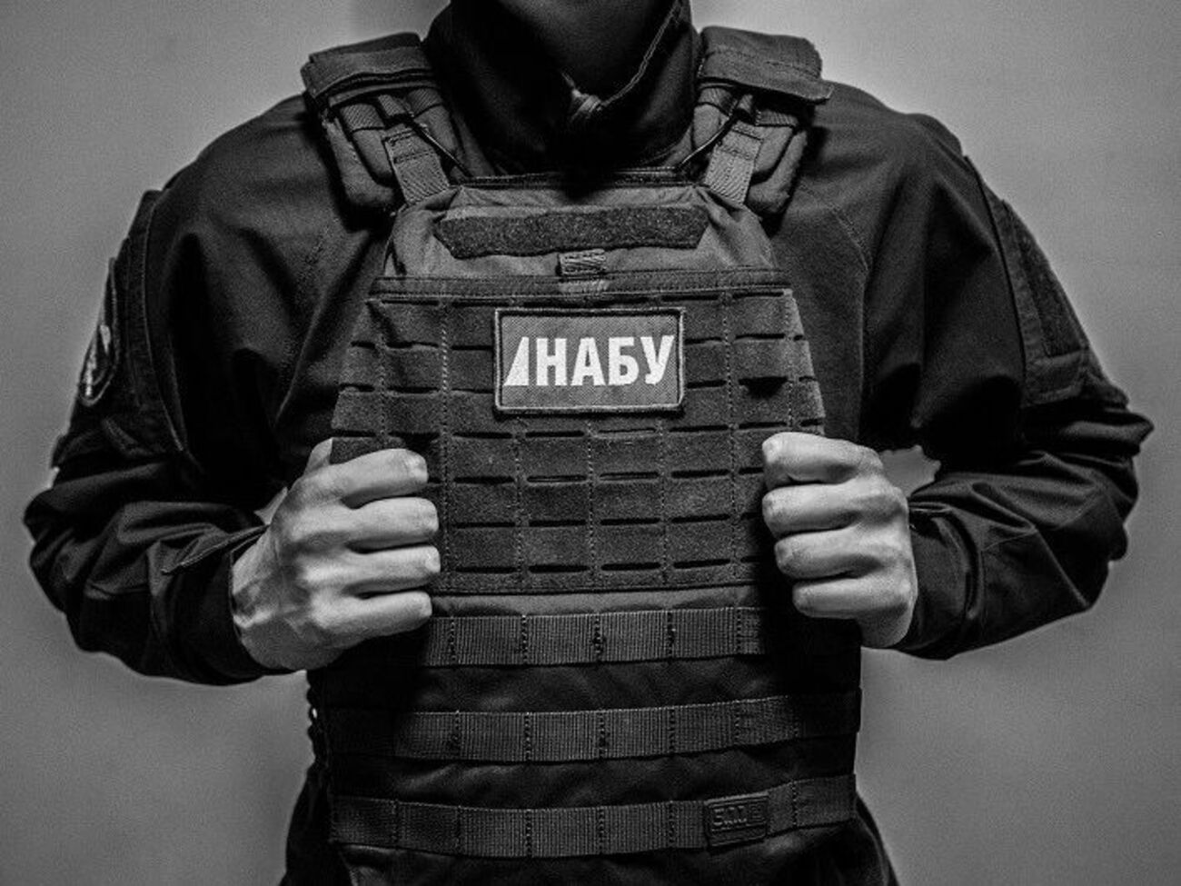 НАБУ проводить обшуки за місцем проживання ймовірних фігурантів кримінального провадження