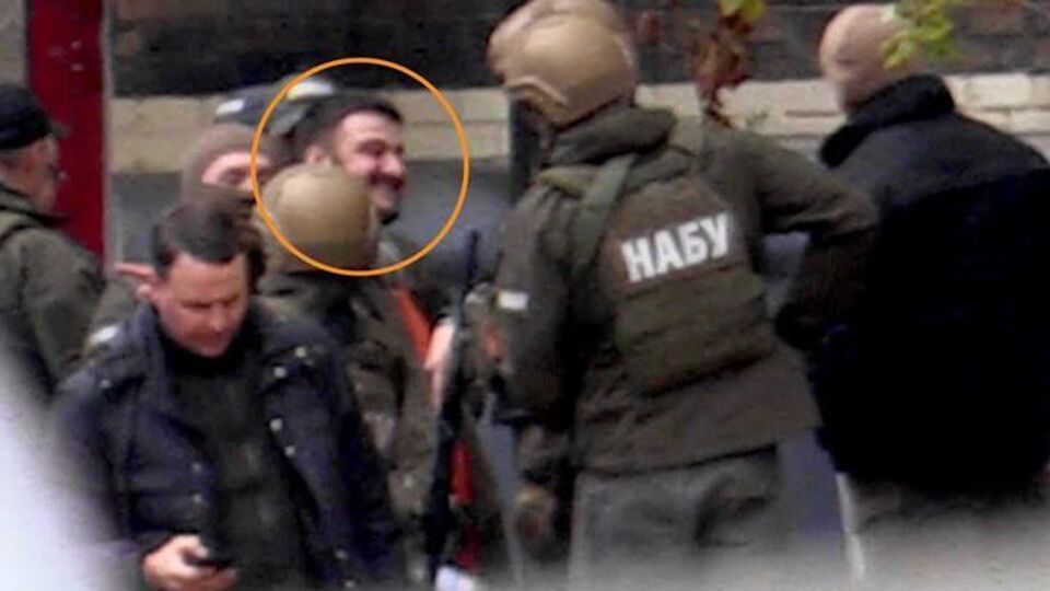 Авакова привезли до НАБУ