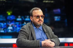 Бєлковський нагадав, як Коломойський говорив: "Ми всі граємо у футбол, а Ахметов – ще й у волейбол. І це вдається тільки йому"