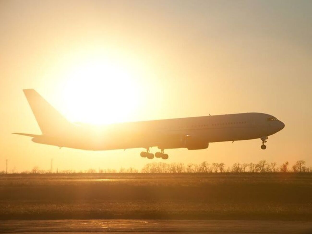 Літак вилетів до пункту призначення