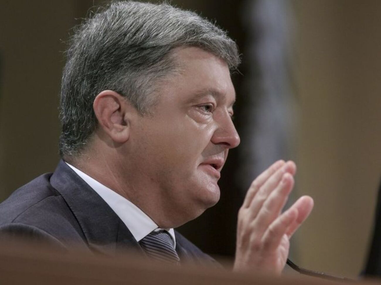 Порошенко владеет 60% акций МИБ