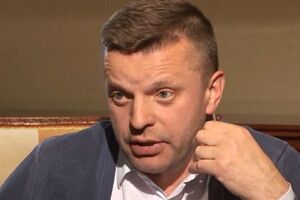 Леонид Парфенов: Вот страна Россия, ты русский, 2017 год, профессия тележурналист – что в этих условиях можно делать? Я просто меж струек дождя пробежал и сухим вышел