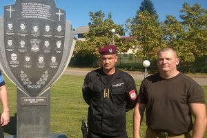 Григорий Цуркану (справа) воевал в составе ЧВК как минимум с 2012 года