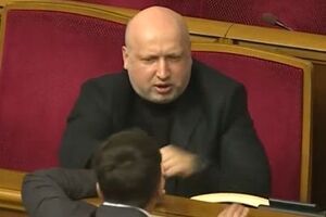 Савченко вырвала микрофон у Турчинова