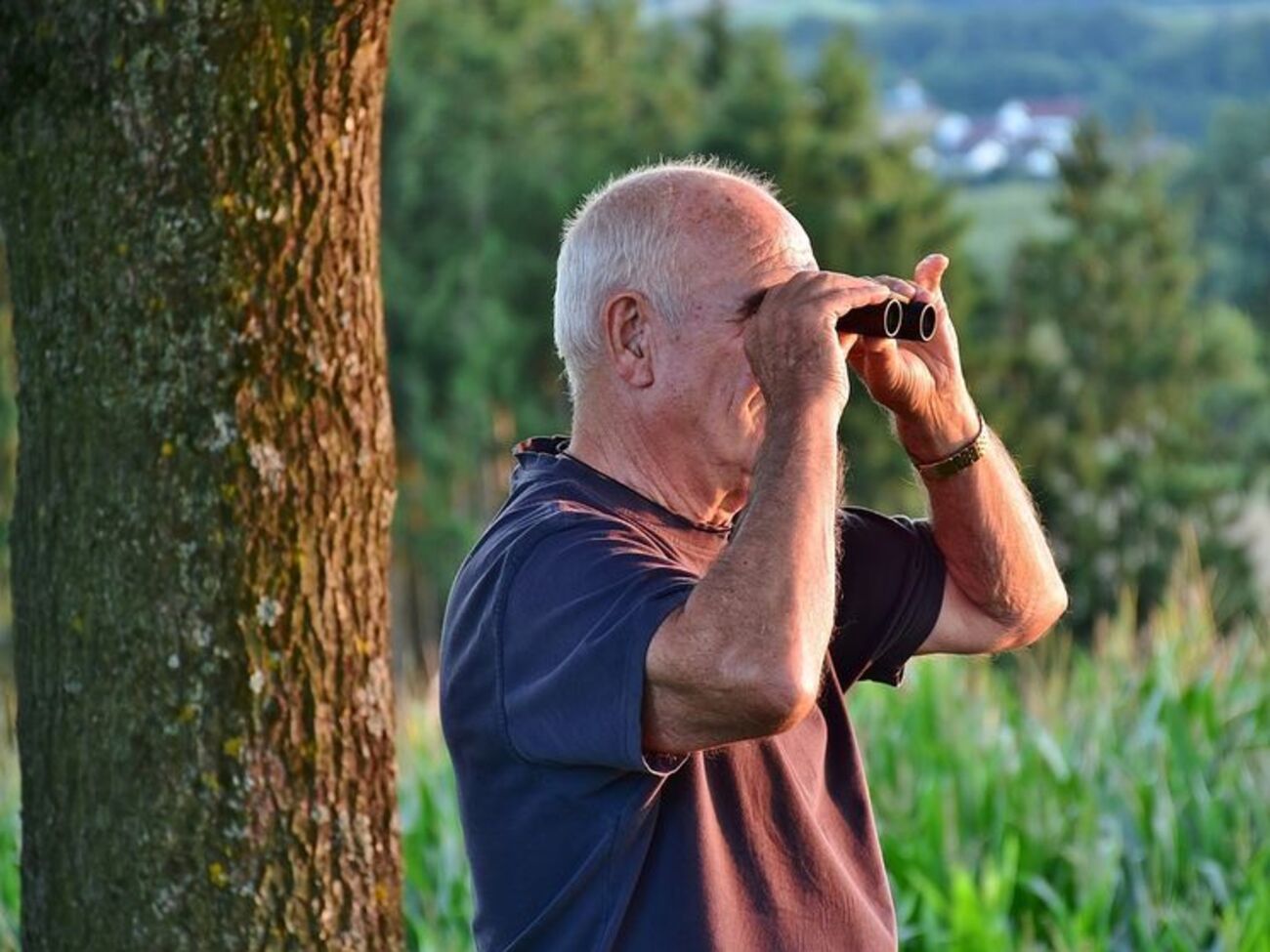 Віку виходу на пенсію новий закон не підвищує, але він уводить нові вимоги до страхового стажу