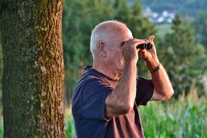 Віку виходу на пенсію новий закон не підвищує, але він уводить нові вимоги до страхового стажу