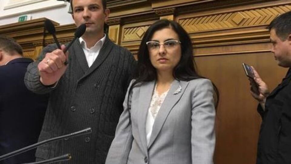 Депутаты от фракции "Самопоміч" блокировали трибуну ВР 5 октября
