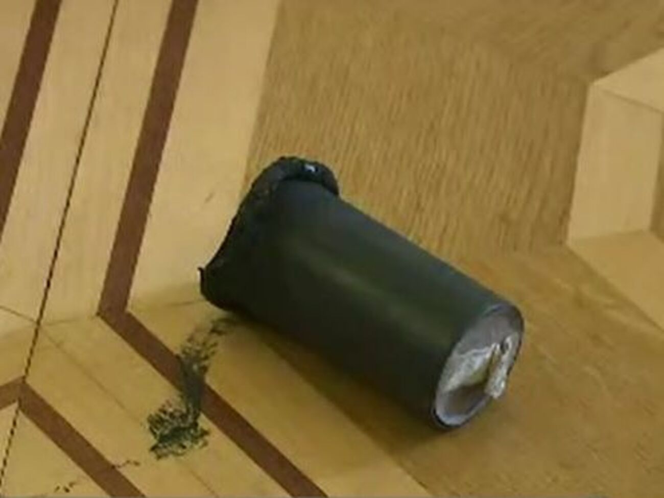 Запалену димову шашку прибрали із зали Ради