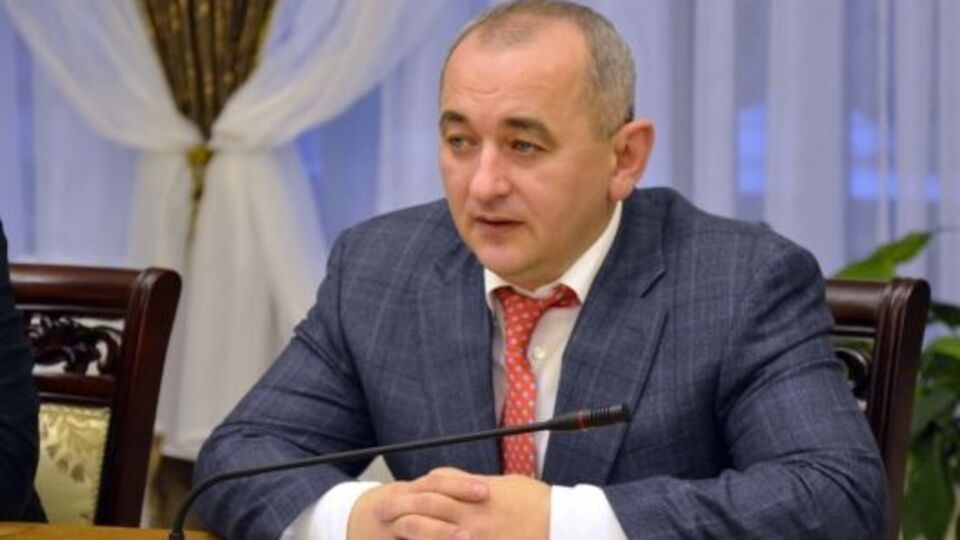 Про передання майна повідомив Матіос