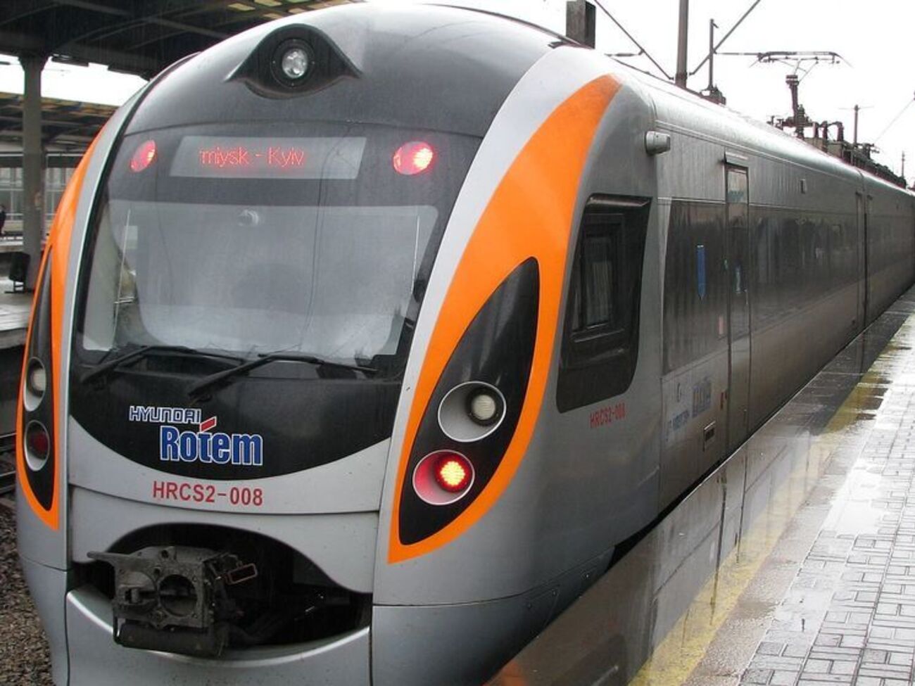 Пасажири поводилися зухвало і вживали алкогольні напої