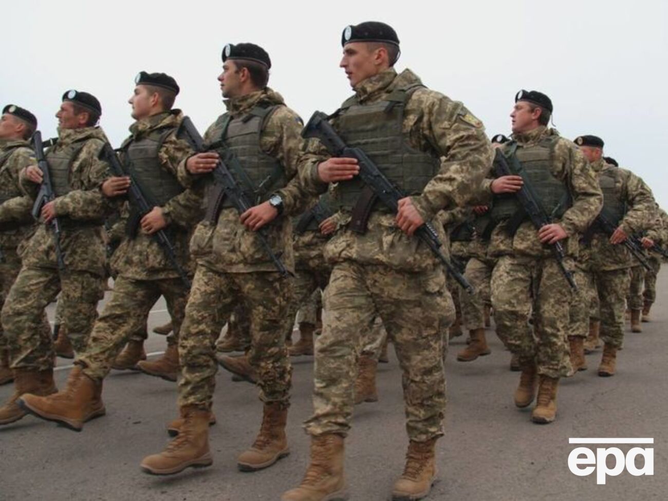 Подозрительного гражданина задержали военнослужащие