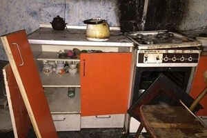 Правоохранители отмечают, что соседи давно жалуются на хозяина квартиры, где прогремел взрыв