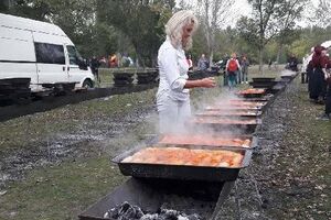 Блюдо готовило 18 человек