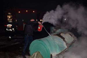 В 23.10 огонь локализовали, а в 01.13 спасатели ликвидировали пожар