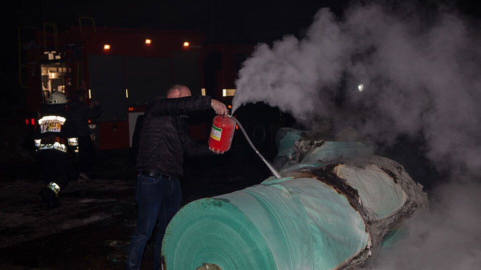 В 23.10 огонь локализовали, а в 01.13 спасатели ликвидировали пожар