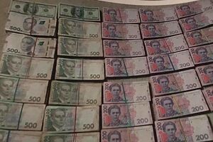 Во время сбора денег для руководства был задержан работник таможни