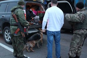 Правоохоронці виявили ймовірних бойовиків під час перевірок на блокпостах