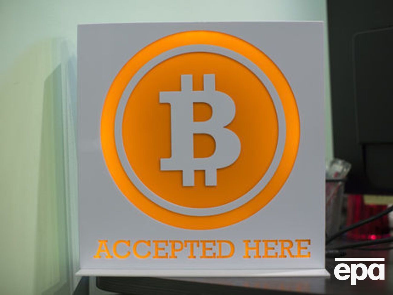 В университете предполагают, что сначала количество платежей в биткоинах будет небольшим