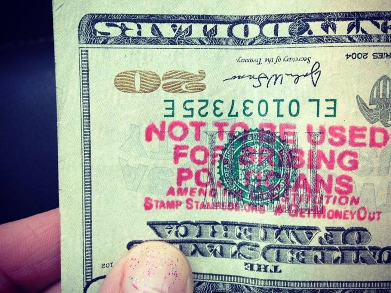 Чиновники вымогали у предпринимателя $40 тыс.