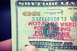 Чиновники вимагали в підприємця $40 тис.