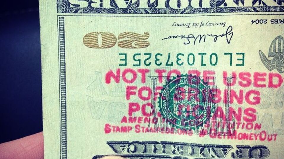 Чиновники вымогали у предпринимателя $40 тыс.