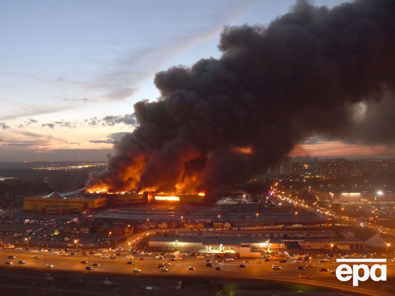 Пожар на рынке "Синдика" в Москве&nbsp;