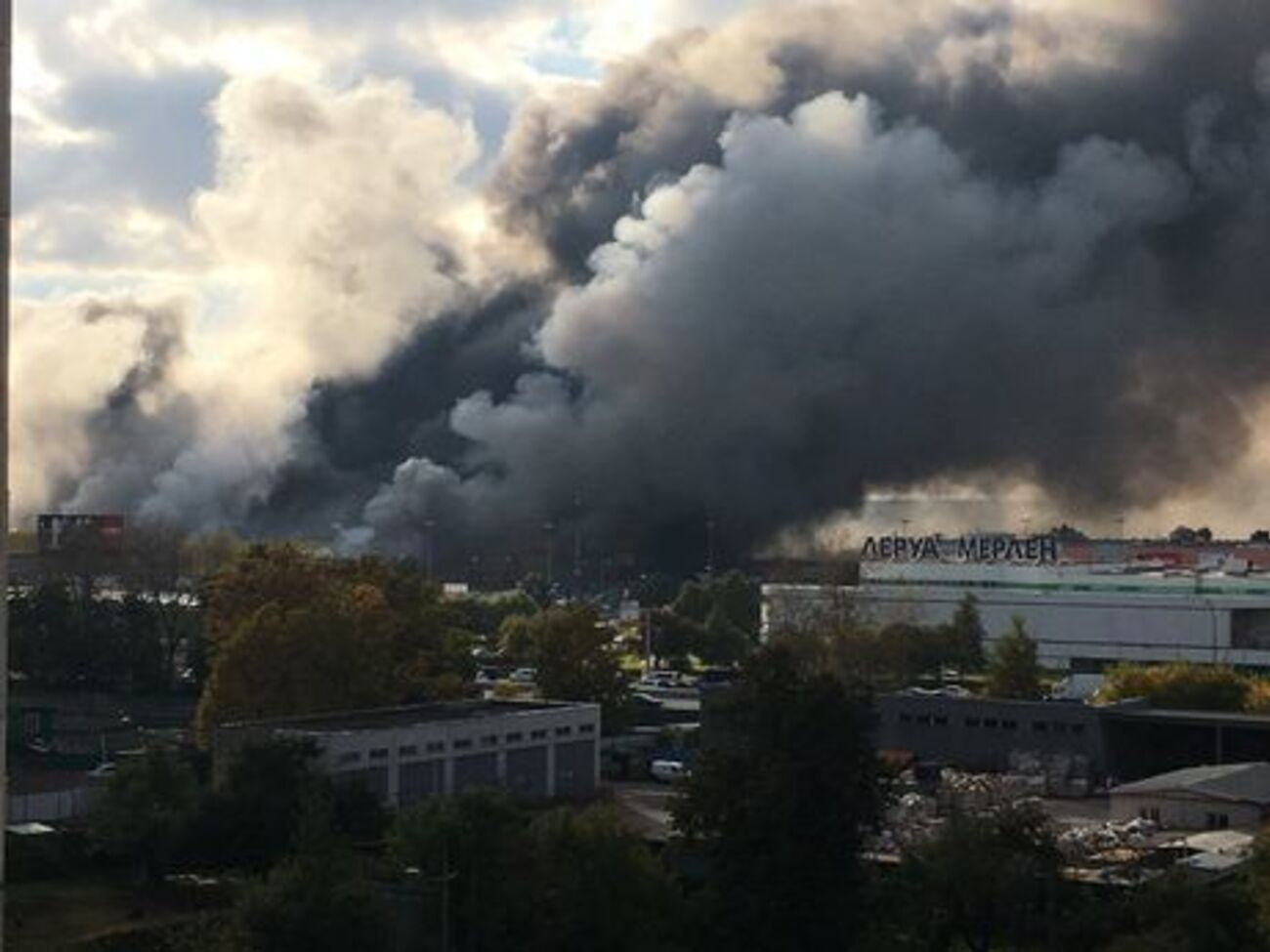 Пожар в торговом центре "Синдика" начался 8 октября