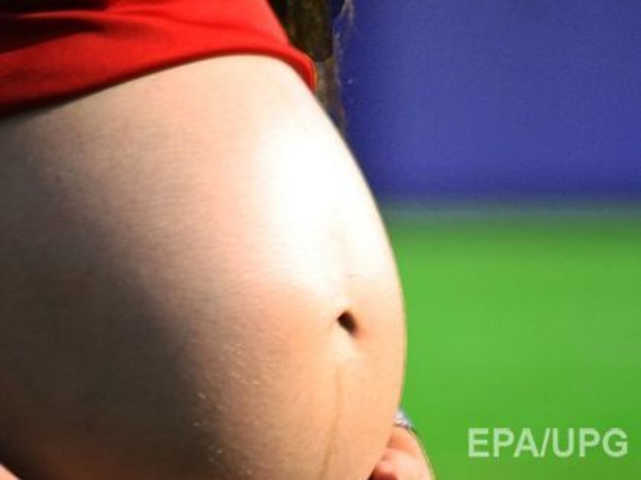 Трансгендерный мужчина вынашивает ребенка в Финляндии