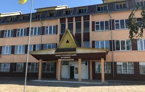 На территорию предприятия для проверки не допускаются также представители других компаний (в частности, частных), которые хранят там зерно, заявляют в Аграрном фонде