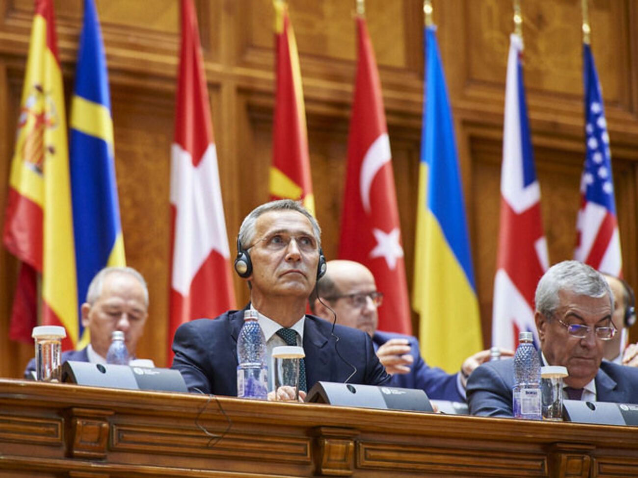 Столтенберг выступил на Парламентской ассамблее НАТО в Бухаресте