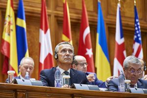 Столтенберг выступил на Парламентской ассамблее НАТО в Бухаресте