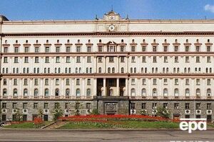 Пожилой мужчина не объяснил, почему решил облить краской здание ФСБ