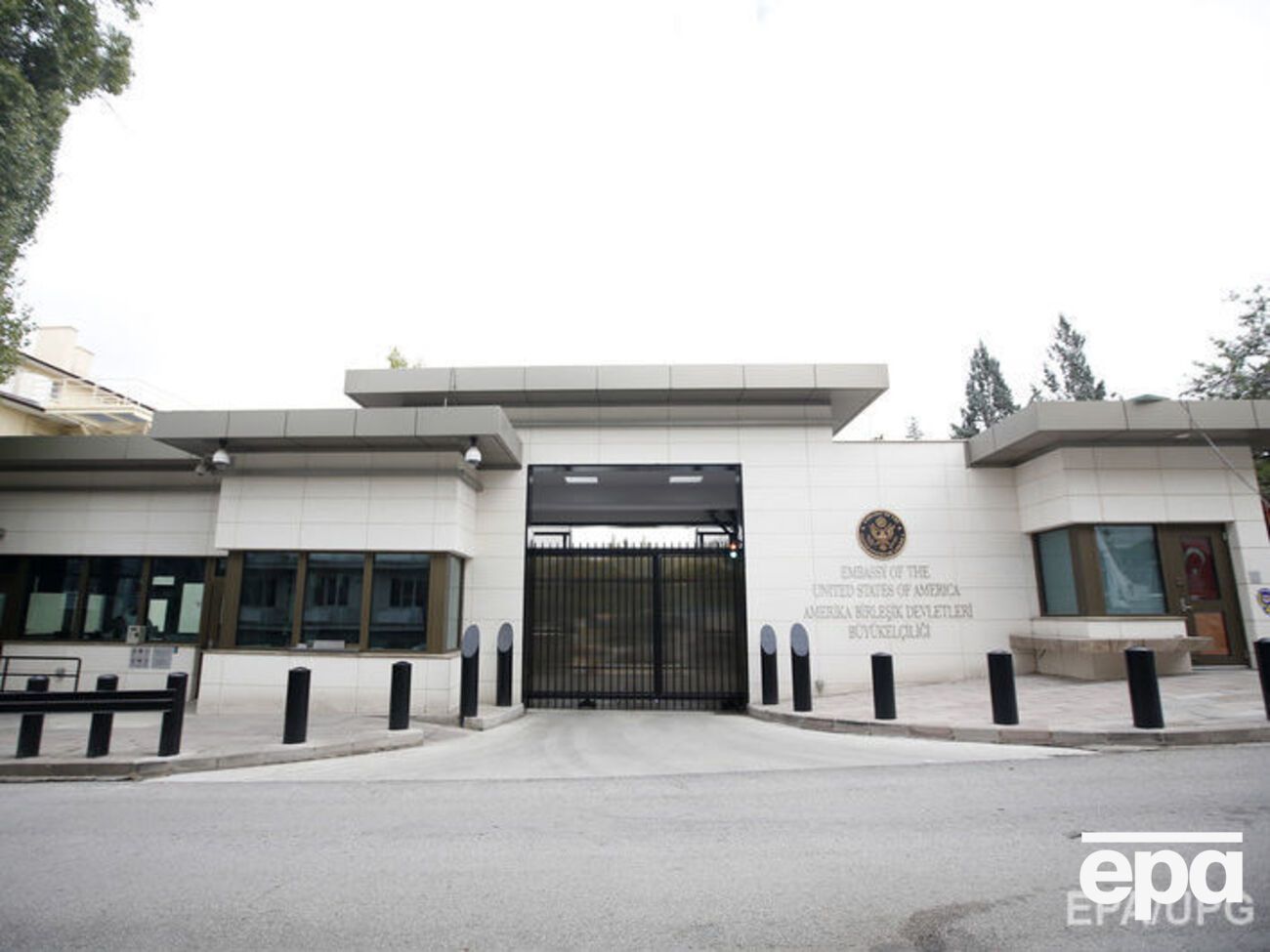 У посольстві США в Туреччині сподіваються, що призупинення видавання віз не триватиме довго