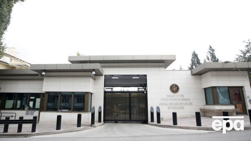 У посольстві США в Туреччині сподіваються, що призупинення видавання віз не триватиме довго