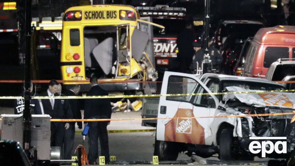 В результате атаки погибли восемь человек