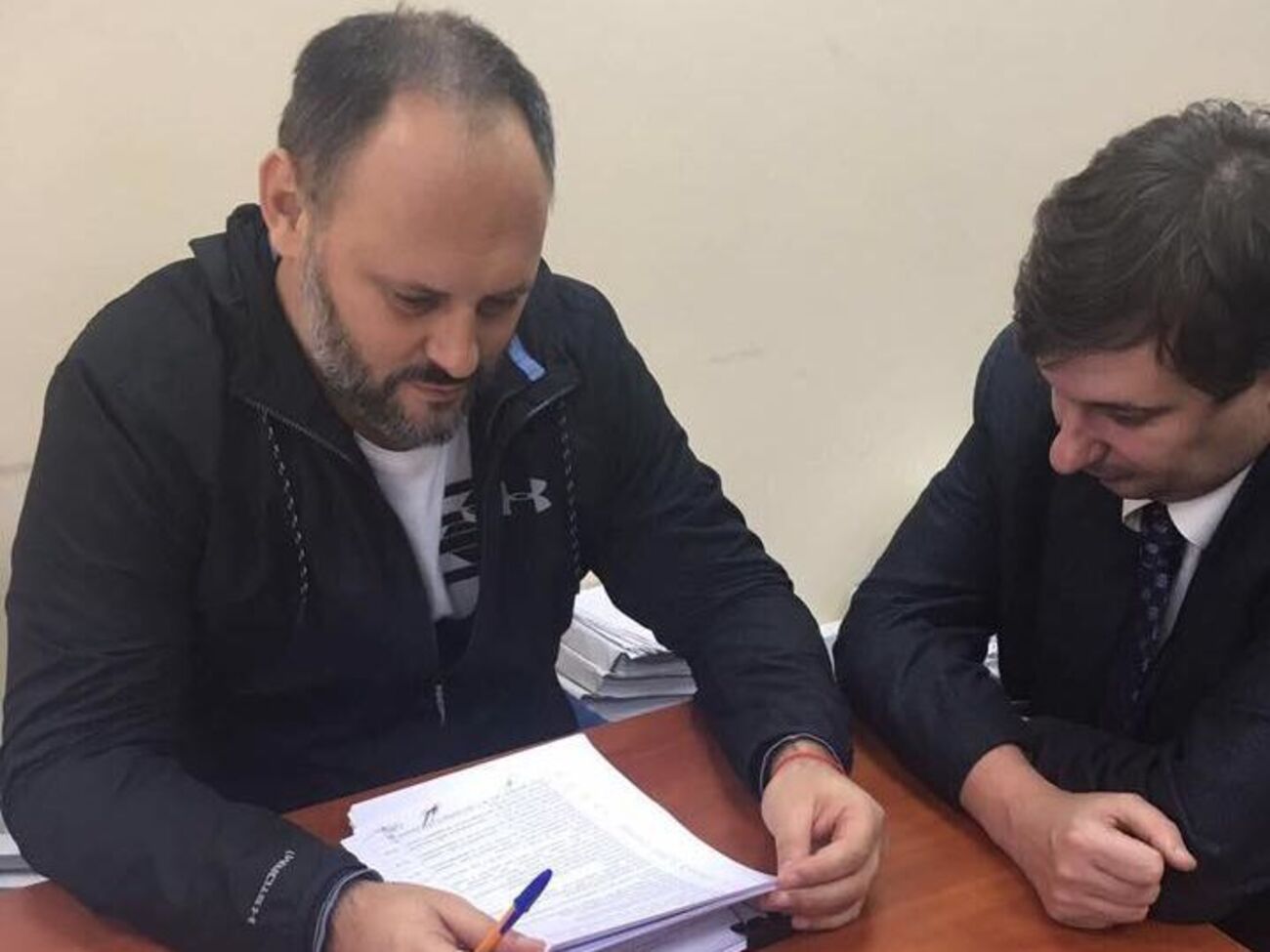 Каськива (слева) экстрадировали в Украину в ночь на 1 ноября