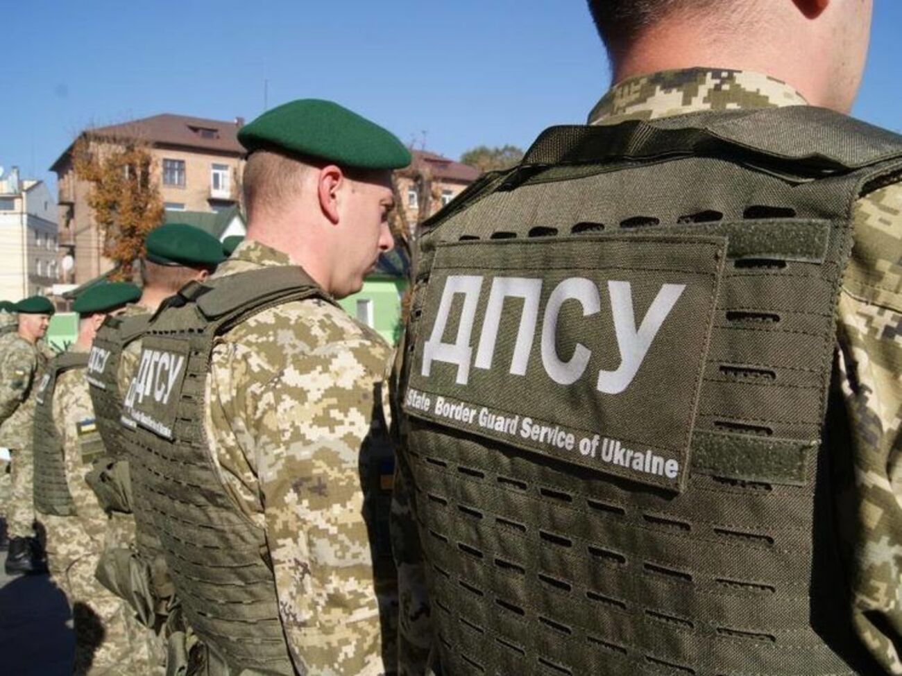 Рух транспорту і пішоходів припинили в ніч на 1 листопада