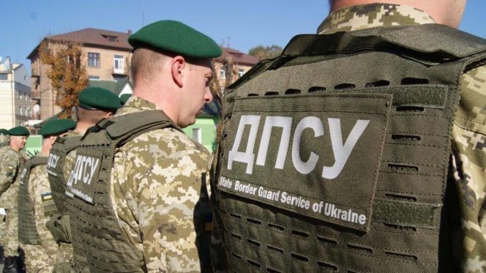 Движение транспорта и пешеходов прекратили в ночь на 1 ноября