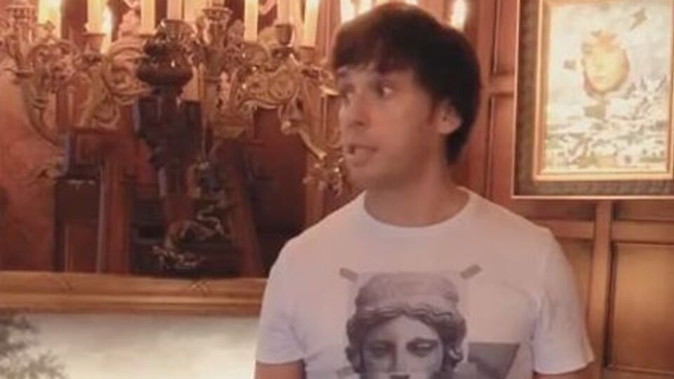 Галкин: Собрались тут журналисты вокруг Панина толпой. Как прощупал пародиста, что он тоже голубой?