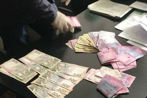 Оперативники СБУ затримали зловмисника на робочому місці