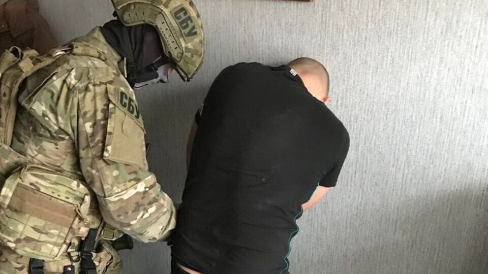 СБУ затримала організатора схеми незаконного переоформлення на бойовиків нерухомості на Донбасі