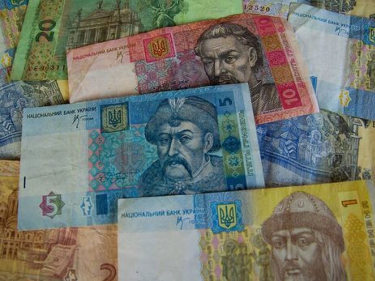 Нацбанк пояснив причини зниження курсу гривні у жовтні