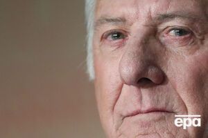 За словами Хантер, Гоффман намагався до неї чіплятися