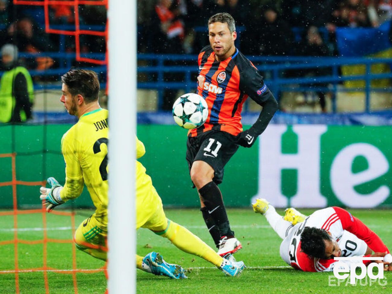 Марлос забив два м'ячі