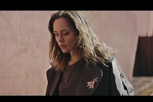 Саніна: У нашій історії прапор – символ розбитого серця, болю від зради коханої людини. Щоб позбутися страждань, треба спалити прапор