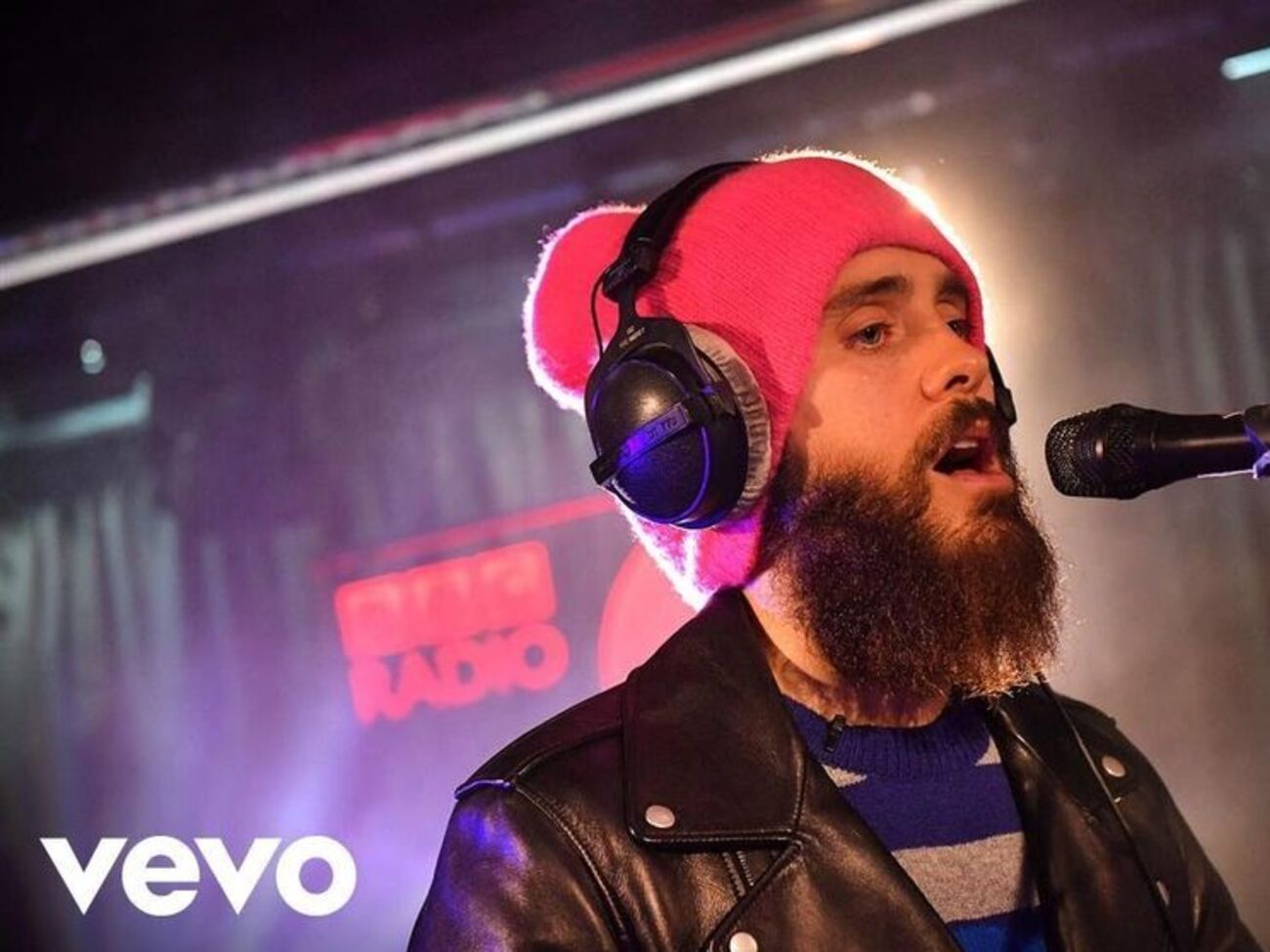 Лето непосредственно принял участие в съемках ролика