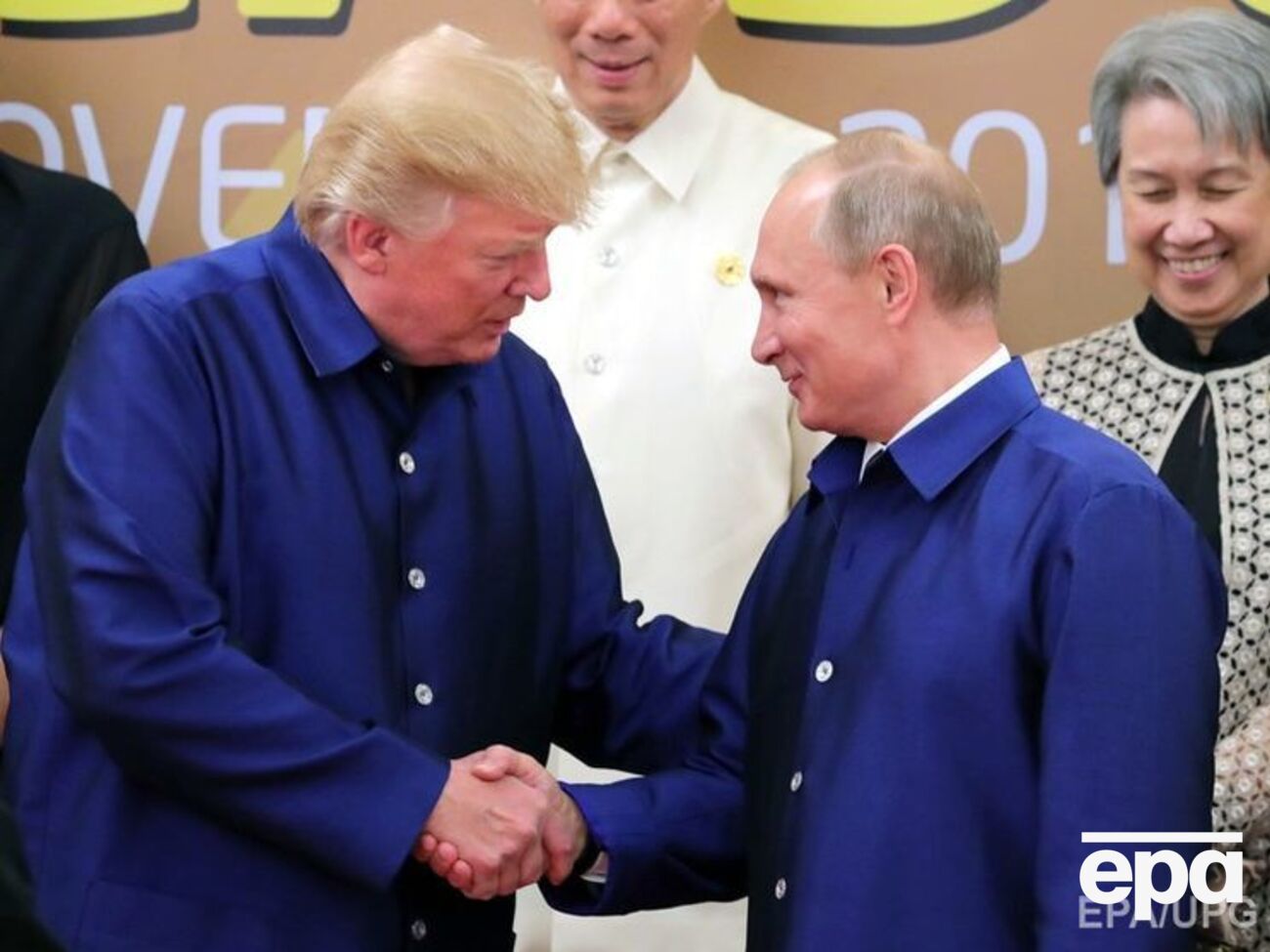 Трамп и Путин только обменялись рукопожатиями и кратко пообщались