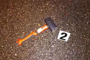 Житель Херсонської області використав молоток як знаряддя для нападу