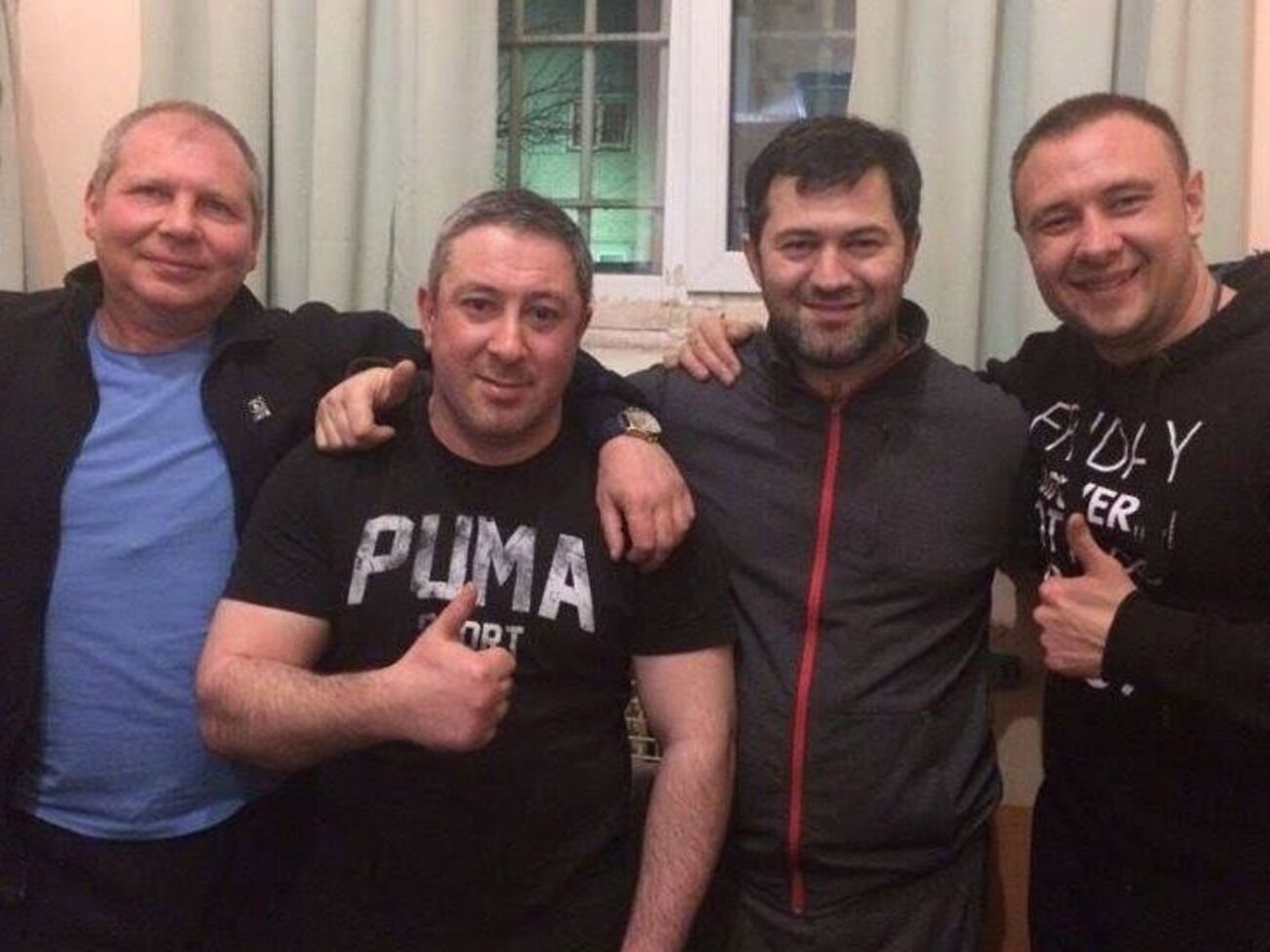 Март 2017-го, Лукьяновское СИЗО. Слева направо: Львовский (смотрящий за женским корпусом изолятора), Алик Хусанулин (смотрящий за всем СИЗО), Роман Насиров и Буба (смотрящий за камерами для пожизненно осужденных)